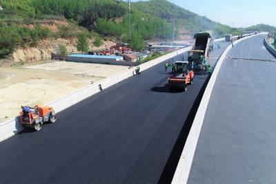 一文看懂4种常见沥青路面：AC、SMA、OGFC、AM，区别、造价、用途全说清文章主图
