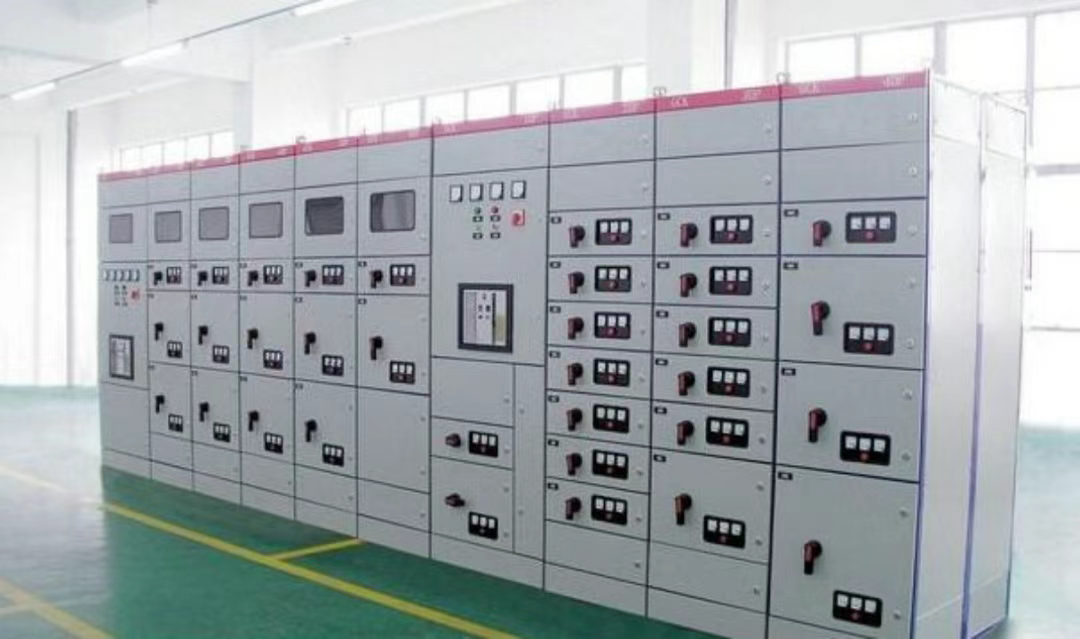 高低压柜怎么分？关键区别与选型指南来了！文章主图